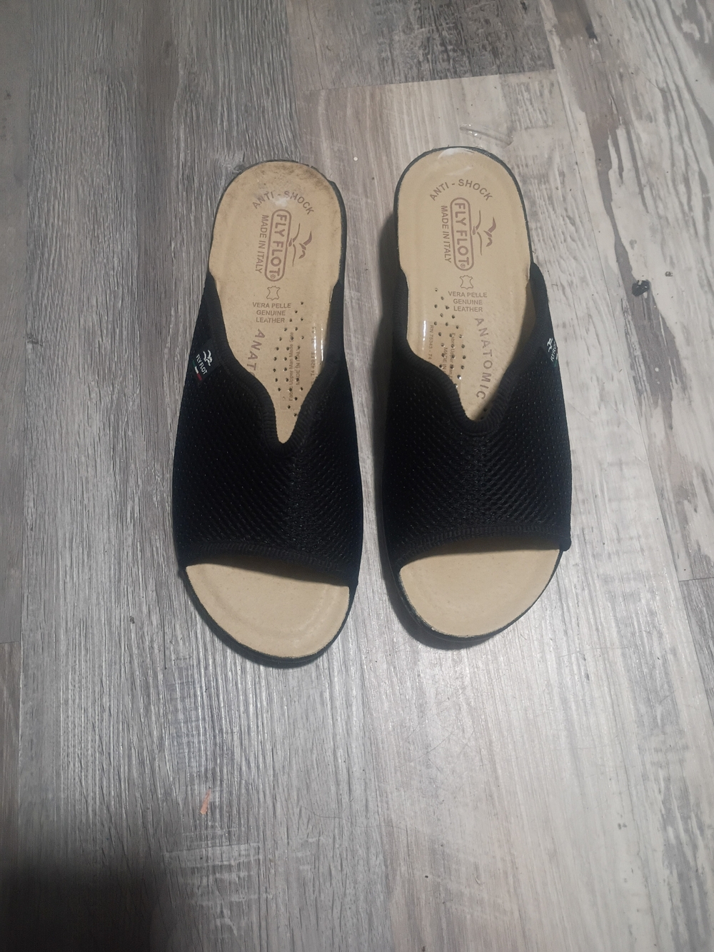 Women Black Open-Toe Comfort Slides